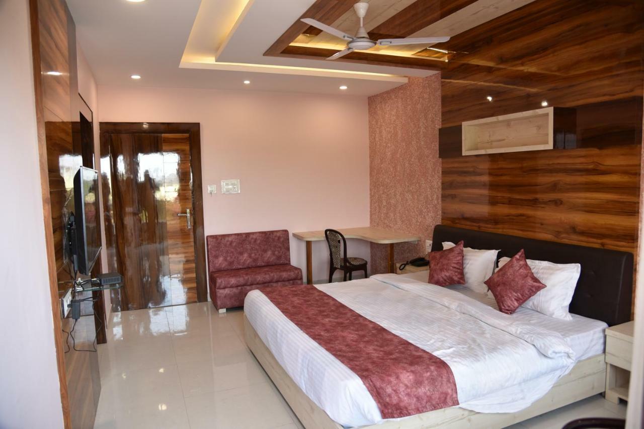 Hotel Pushpanjali Bhopal Exterior foto